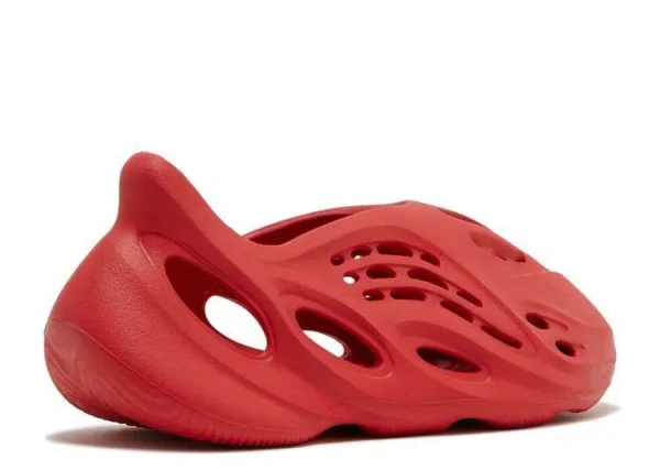 yeezy-foam-runner-vermillon-2.webp YEEZY FOAM RUNNER ‘VERMILLON’